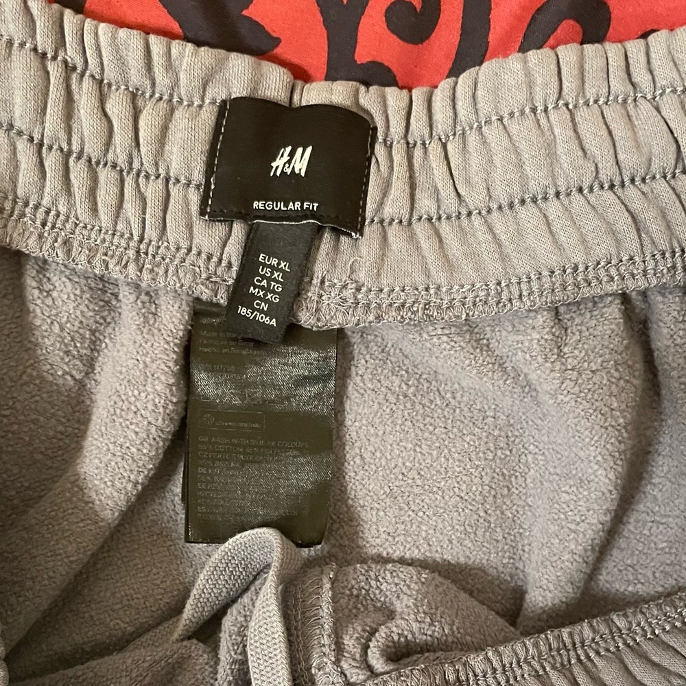 Regular grey pair of H&M sweatpants